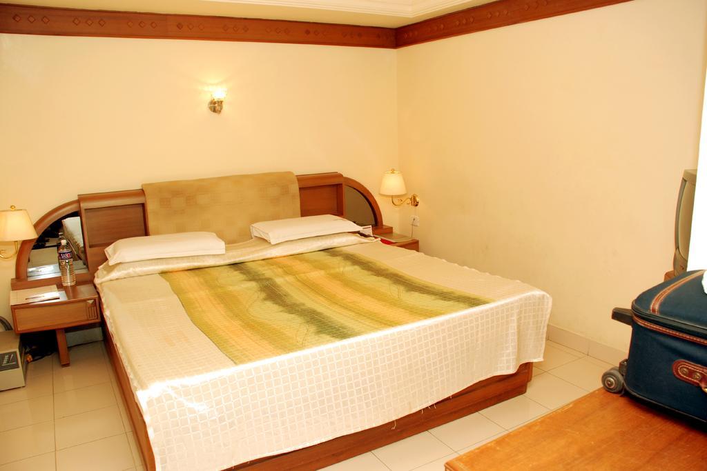 Hotel Gazala Palakkad Extérieur photo